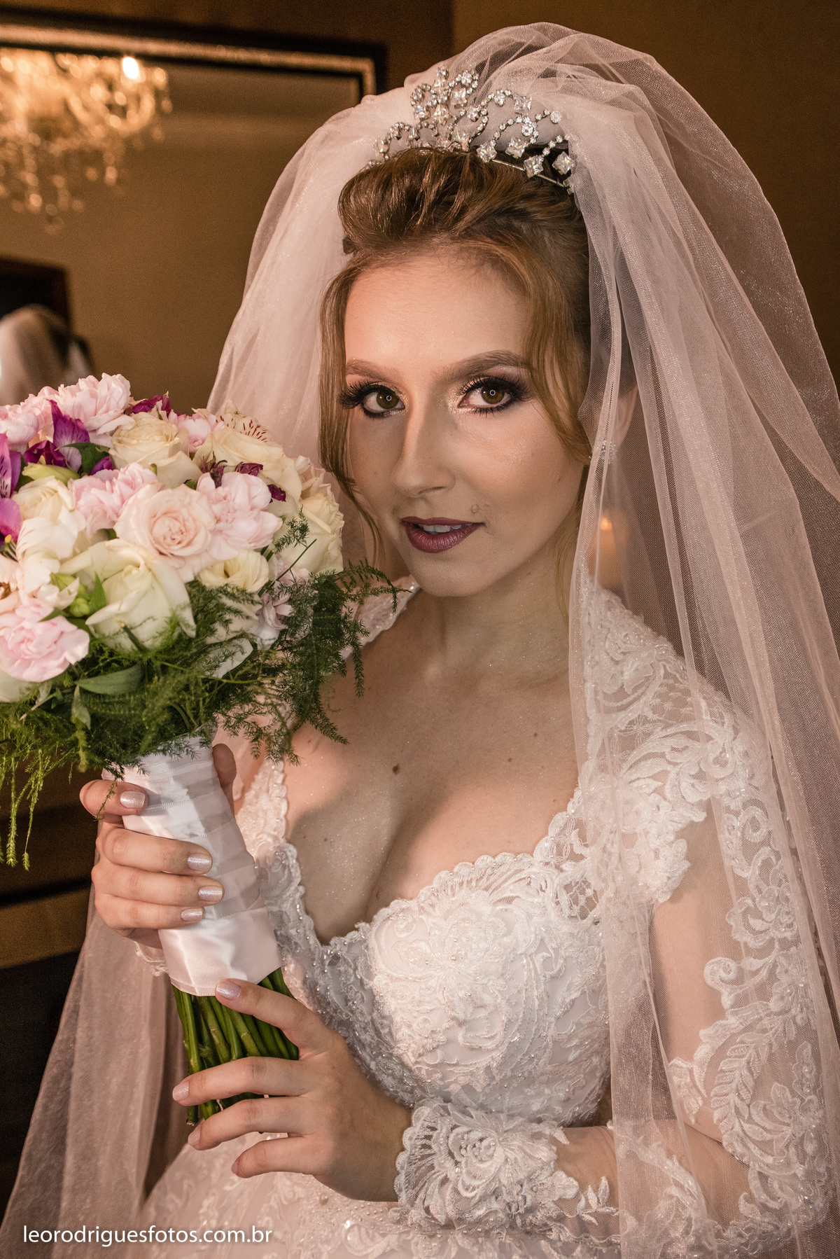 wedding, casamento, noiva, noivo, fotos criativas de casamento, vestido da noiva, terno do noivo, religioso, igreja catedral de uberaba mg, casamento uberaba mg, uberaba mg, sapato da noiva, sapato do noivo, buquê da noiva