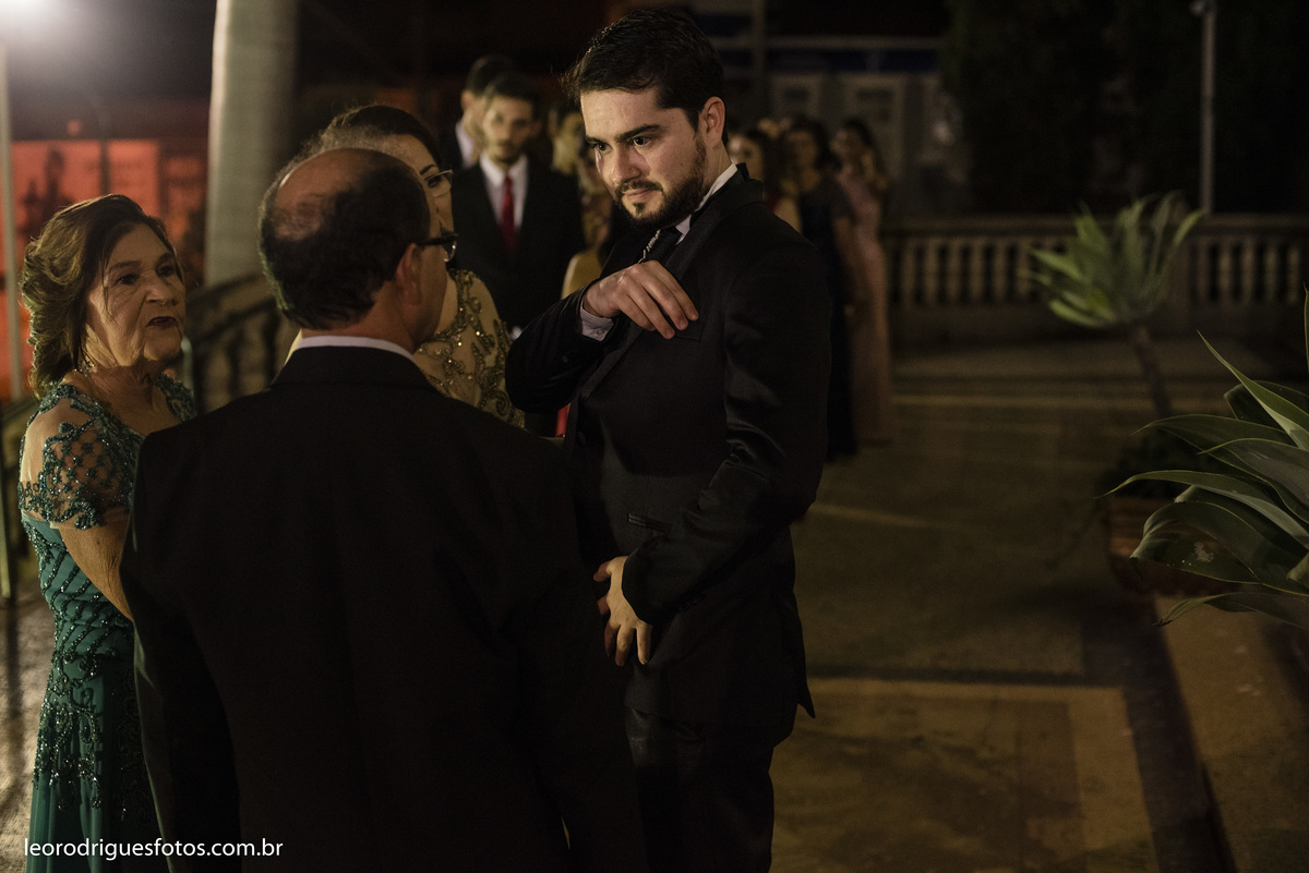 wedding, casamento, noiva, noivo, fotos criativas de casamento, vestido da noiva, terno do noivo, religioso, igreja catedral de uberaba mg, casamento uberaba mg, uberaba mg, sapato da noiva, sapato do noivo, buquê da noiva