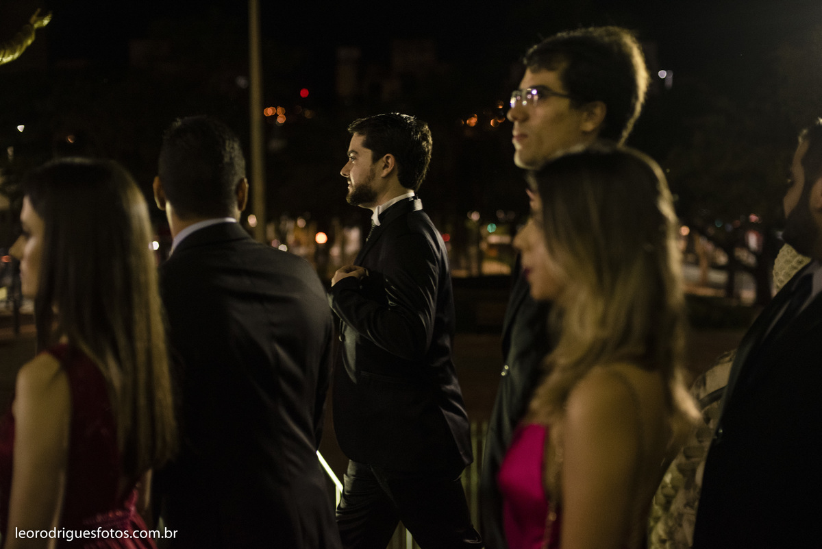 wedding, casamento, noiva, noivo, fotos criativas de casamento, vestido da noiva, terno do noivo, religioso, igreja catedral de uberaba mg, casamento uberaba mg, uberaba mg, sapato da noiva, sapato do noivo, buquê da noiva