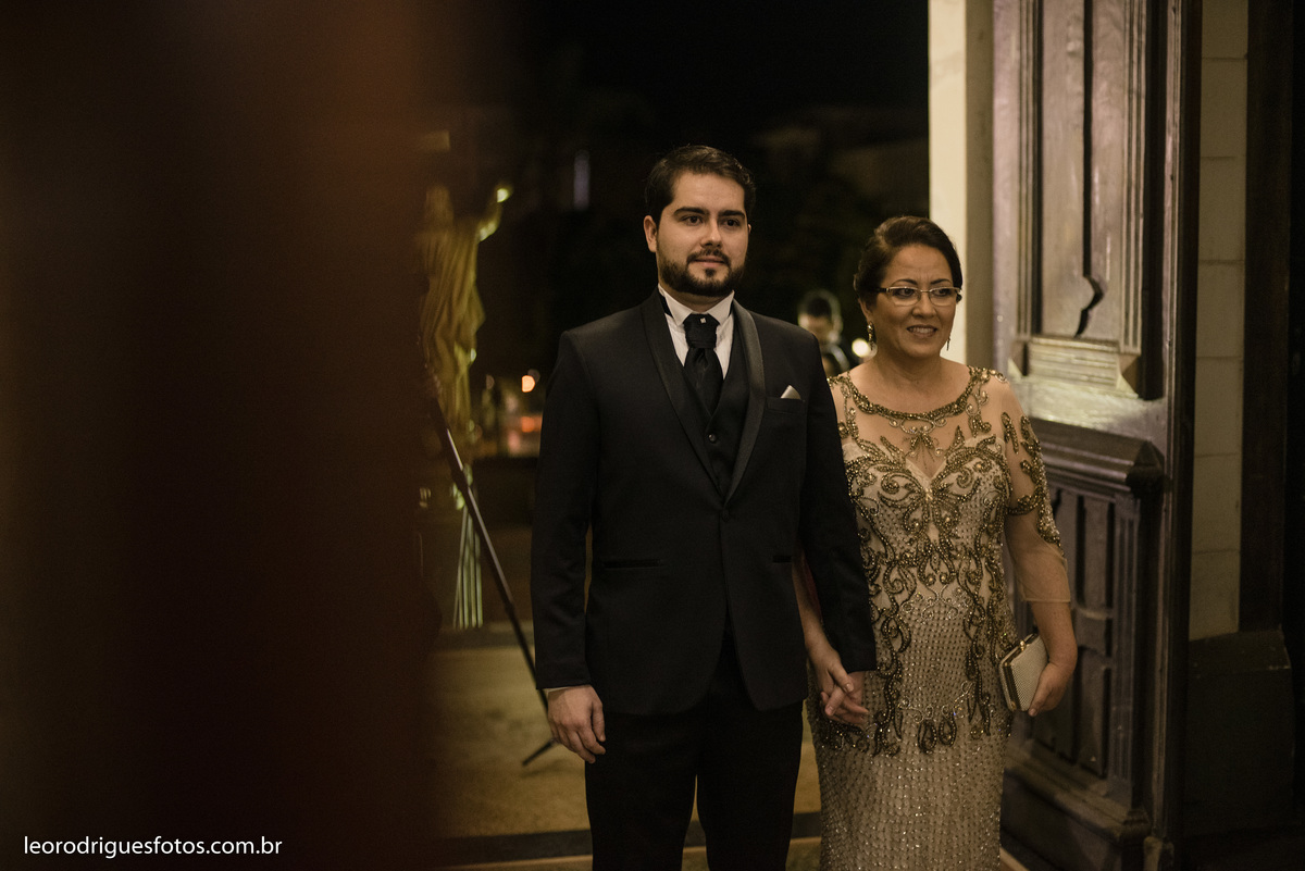 wedding, casamento, noiva, noivo, fotos criativas de casamento, vestido da noiva, terno do noivo, religioso, igreja catedral de uberaba mg, casamento uberaba mg, uberaba mg, sapato da noiva, sapato do noivo, buquê da noiva