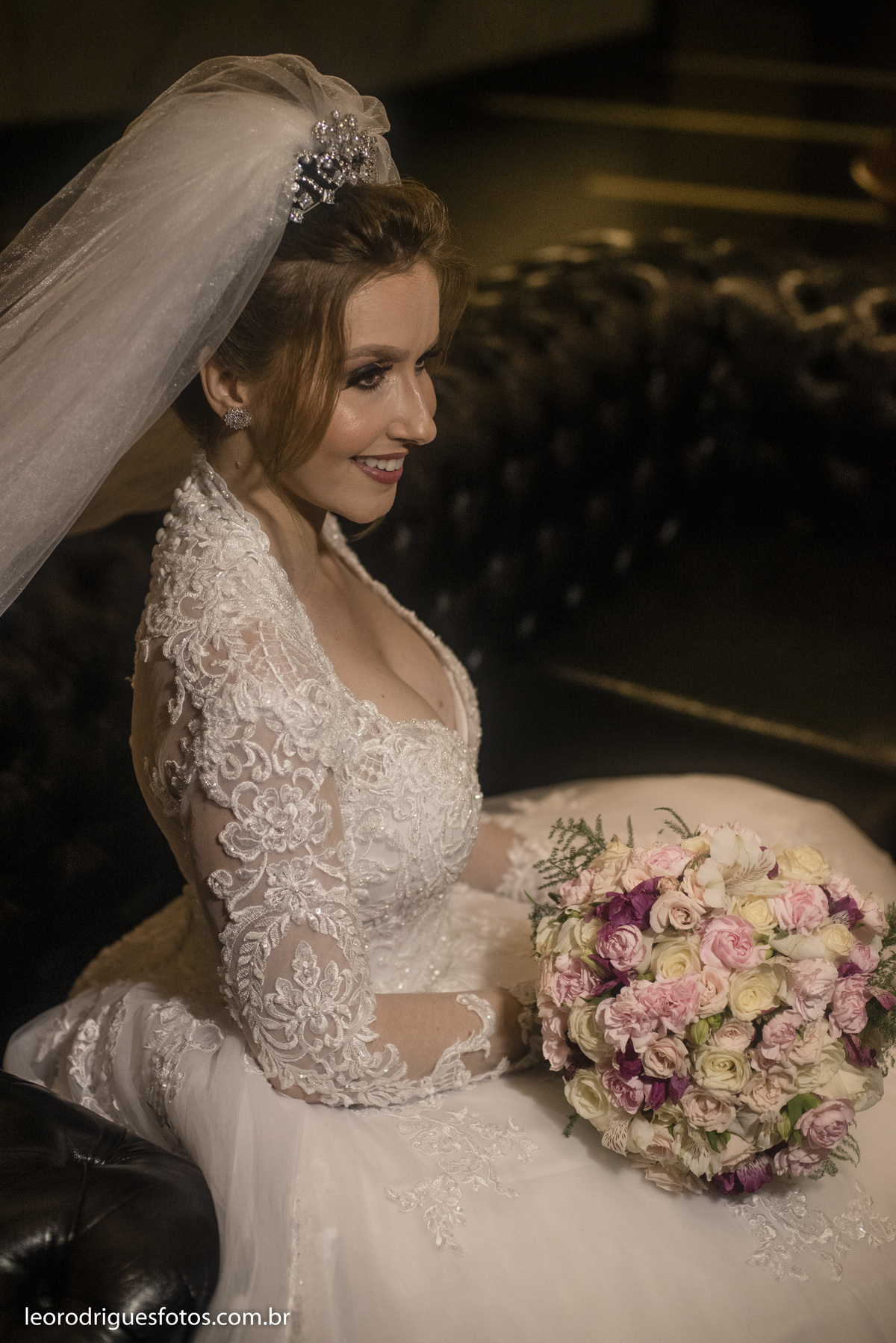 wedding, casamento, noiva, noivo, fotos criativas de casamento, vestido da noiva, terno do noivo, religioso, igreja catedral de uberaba mg, casamento uberaba mg, uberaba mg, sapato da noiva, sapato do noivo, buquê da noiva