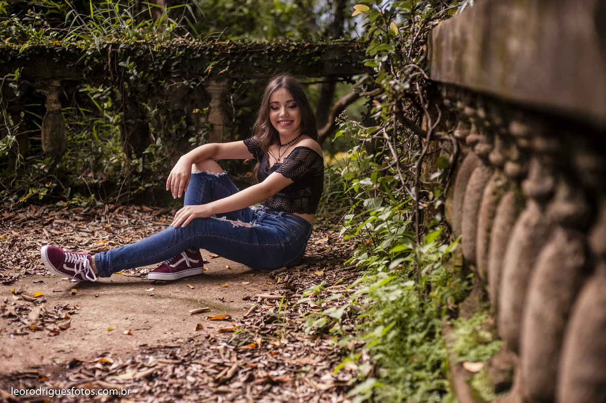 fashion book, 15 anos, book de 15 anos, fotos criativas de fashion book de 15 anos, book criativo de 15 anos, book de 15 anos em Ruinas do Hotel Radio araxa mg, araxa mg