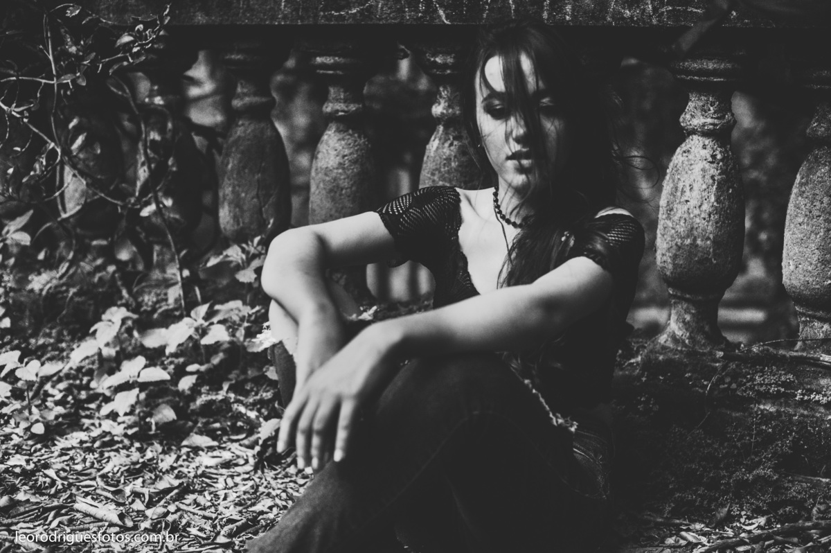 fashion book, 15 anos, book de 15 anos, fotos criativas de fashion book de 15 anos, book criativo de 15 anos, book de 15 anos em Ruinas do Hotel Radio araxa mg, araxa mg