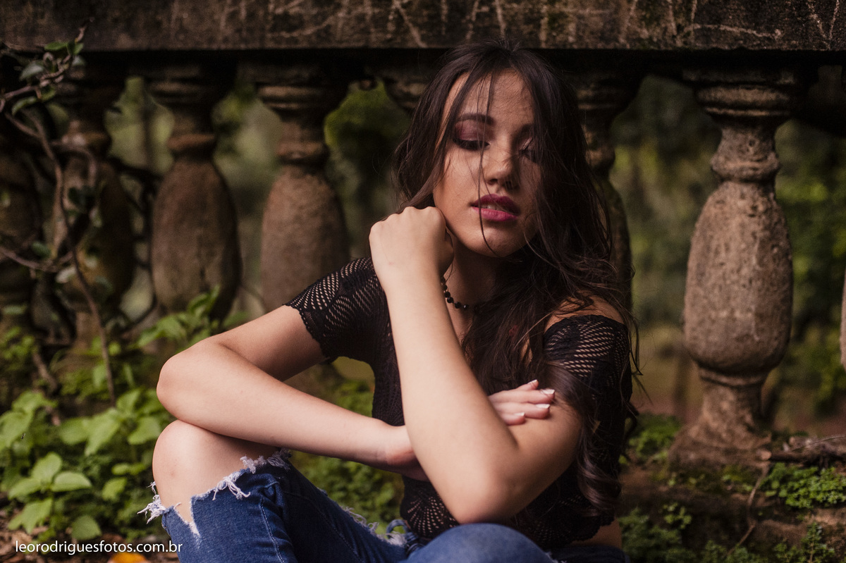 fashion book, 15 anos, book de 15 anos, fotos criativas de fashion book de 15 anos, book criativo de 15 anos, book de 15 anos em Ruinas do Hotel Radio araxa mg, araxa mg