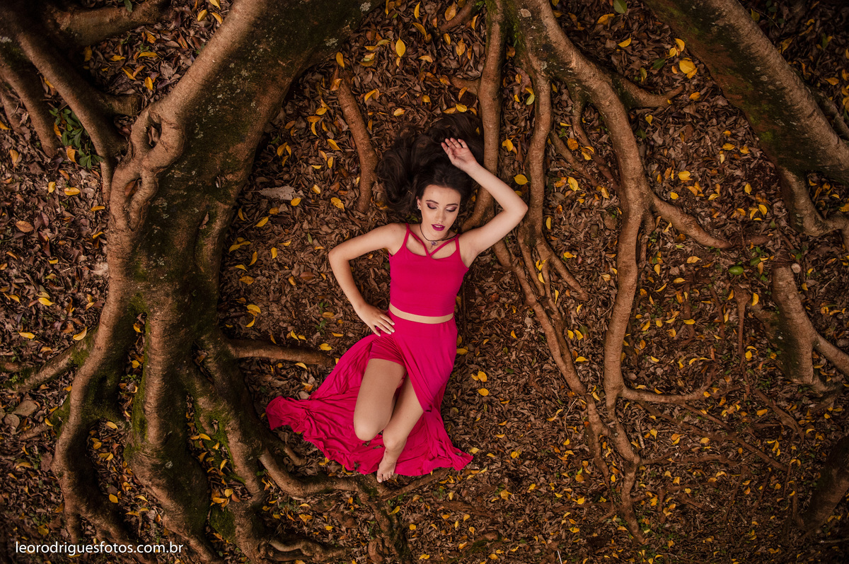 fashion book, 15 anos, book de 15 anos, fotos criativas de fashion book de 15 anos, book criativo de 15 anos, book de 15 anos em Ruinas do Hotel Radio araxa mg, araxa mg