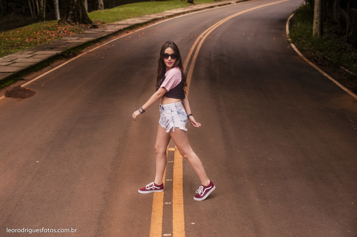 fashion book, 15 anos, book de 15 anos, fotos criativas de fashion book de 15 anos, book criativo de 15 anos, book de 15 anos em Ruinas do Hotel Radio araxa mg, araxa mg