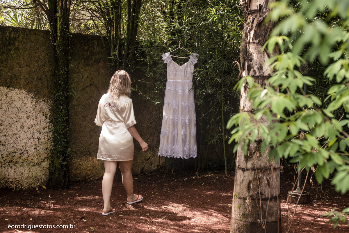 wedding, casamento, fotos de casamento, casamento ao ar livre, wedding em ar livre, noiva, noivo, terno do noivo, vestido da noiva, sapato da noiva, casanento em chácara