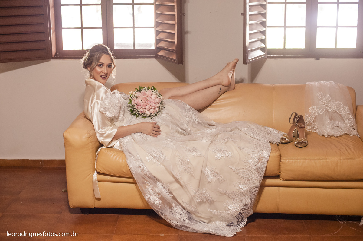 wedding, casamento, fotos de casamento, casamento ao ar livre, wedding em ar livre, noiva, noivo, terno do noivo, vestido da noiva, sapato da noiva, casanento em chácara