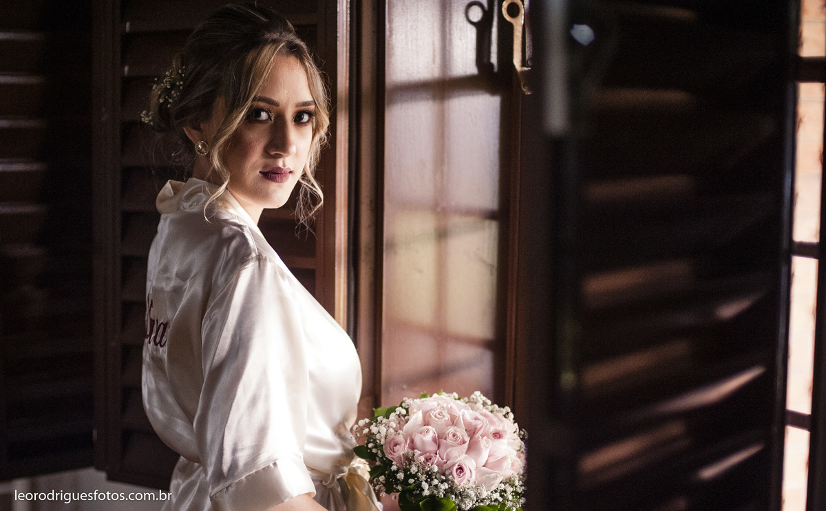 wedding, casamento, fotos de casamento, casamento ao ar livre, wedding em ar livre, noiva, noivo, terno do noivo, vestido da noiva, sapato da noiva, casanento em chácara