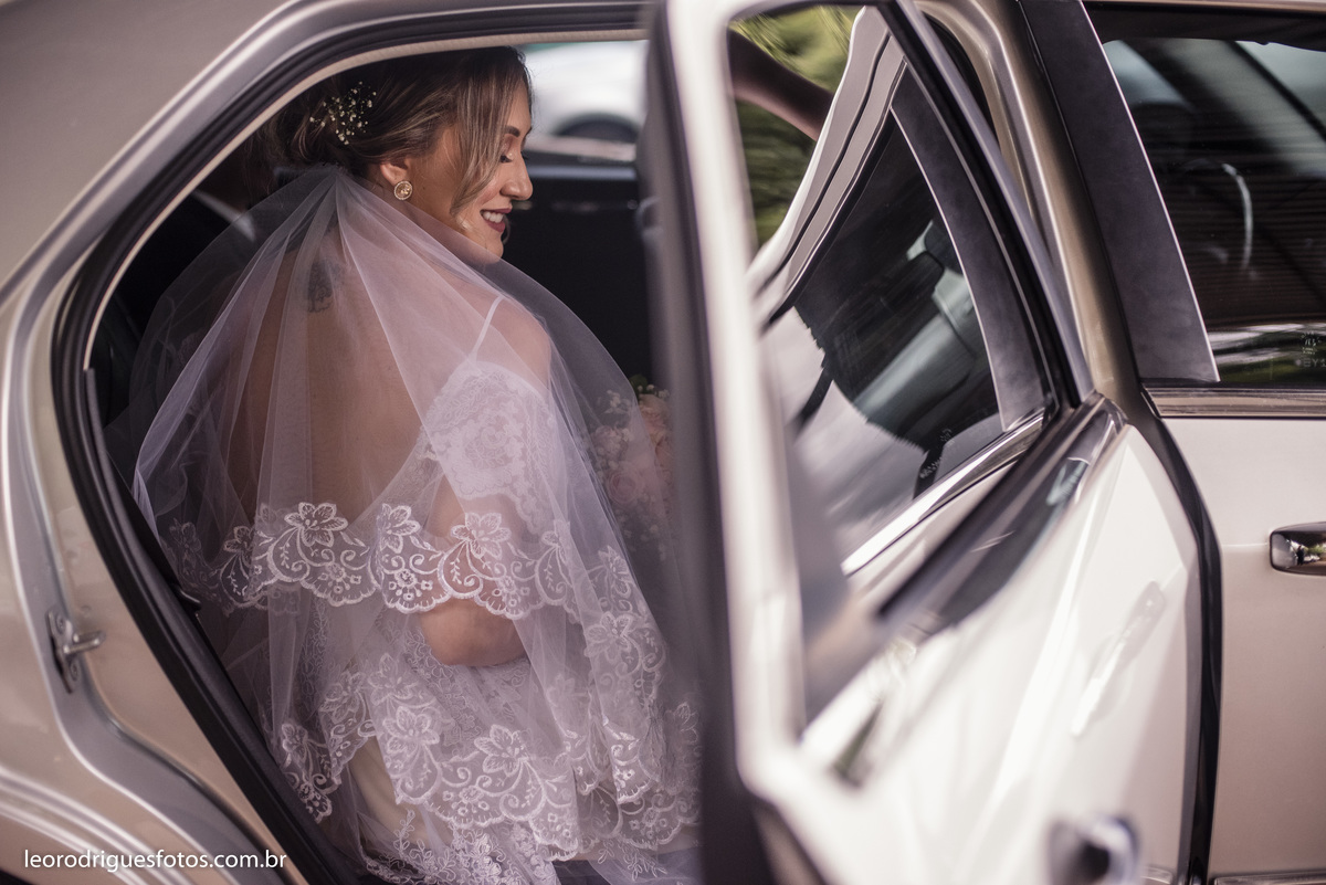 wedding, casamento, fotos de casamento, casamento ao ar livre, wedding em ar livre, noiva, noivo, terno do noivo, vestido da noiva, sapato da noiva, casanento em chácara