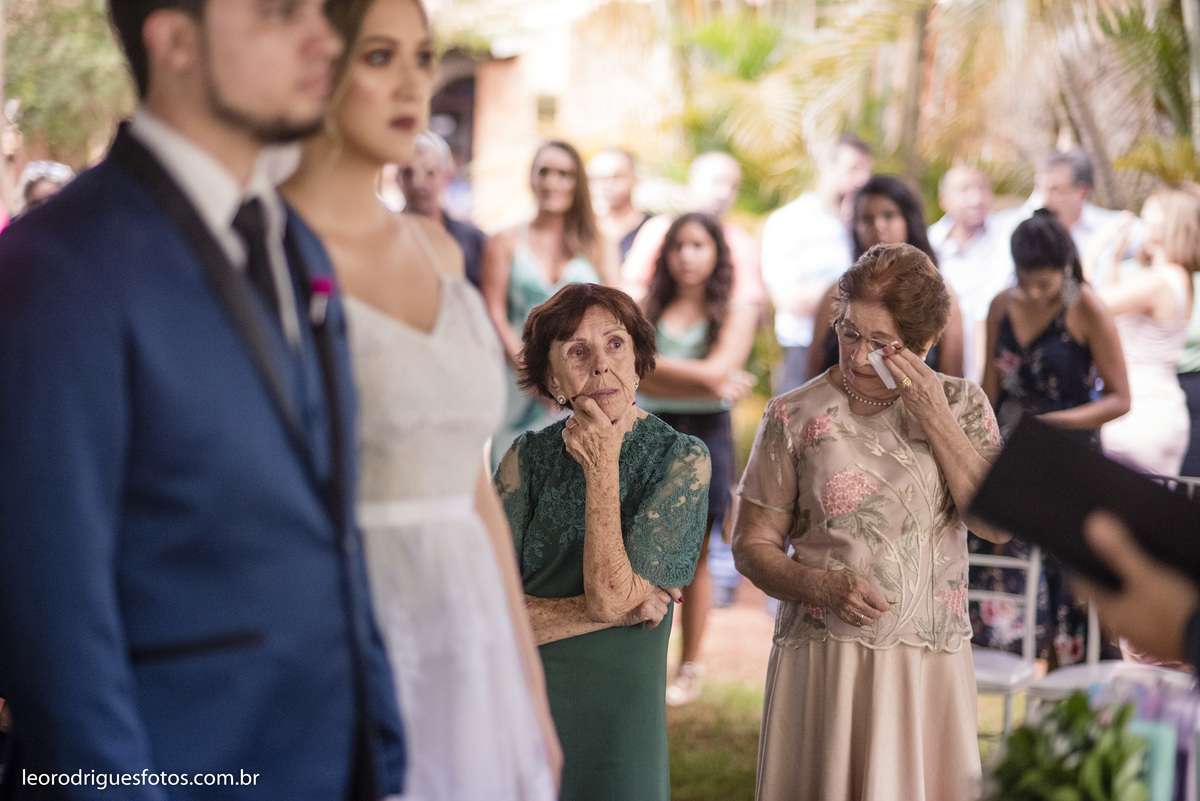 wedding, casamento, fotos de casamento, casamento ao ar livre, wedding em ar livre, noiva, noivo, terno do noivo, vestido da noiva, sapato da noiva, casanento em chácara