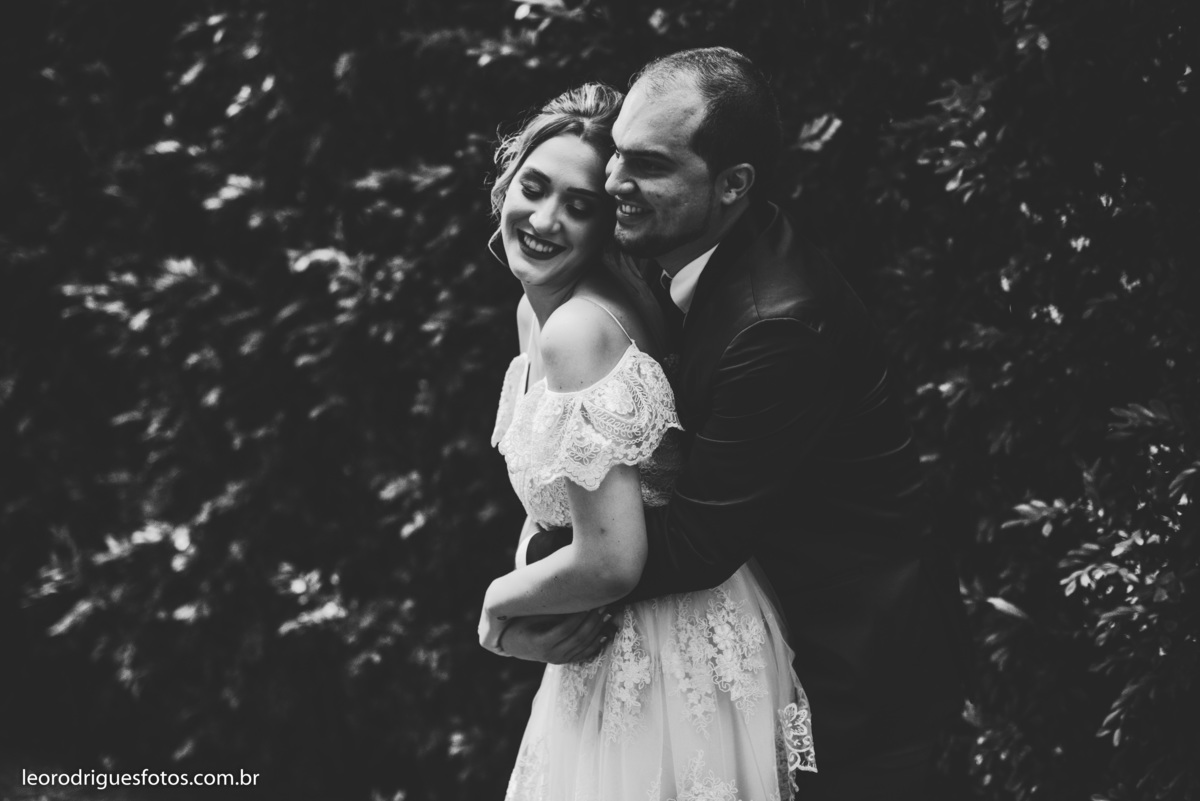 wedding, casamento, fotos de casamento, casamento ao ar livre, wedding em ar livre, noiva, noivo, terno do noivo, vestido da noiva, sapato da noiva, casanento em chácara