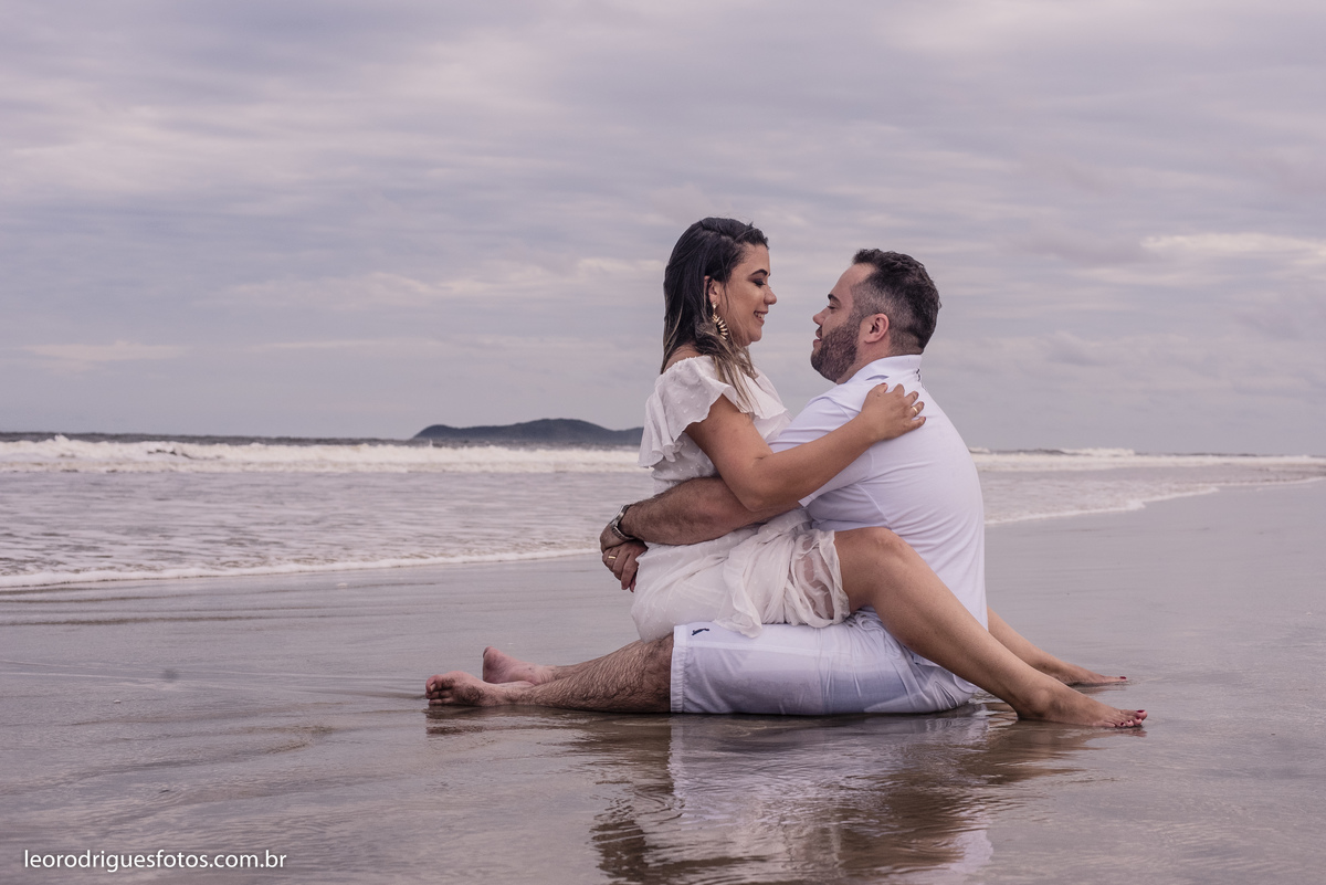 pré wedding, pré casamento, pré wedding com cachorro, pré wedding na praia, Registro - SP, Cajati - Sp,  Cananeia(Trincheiras) - Sp, fotos criativas de pré wedding, fotos criativas de pré wedding na praia, book com cachorro.