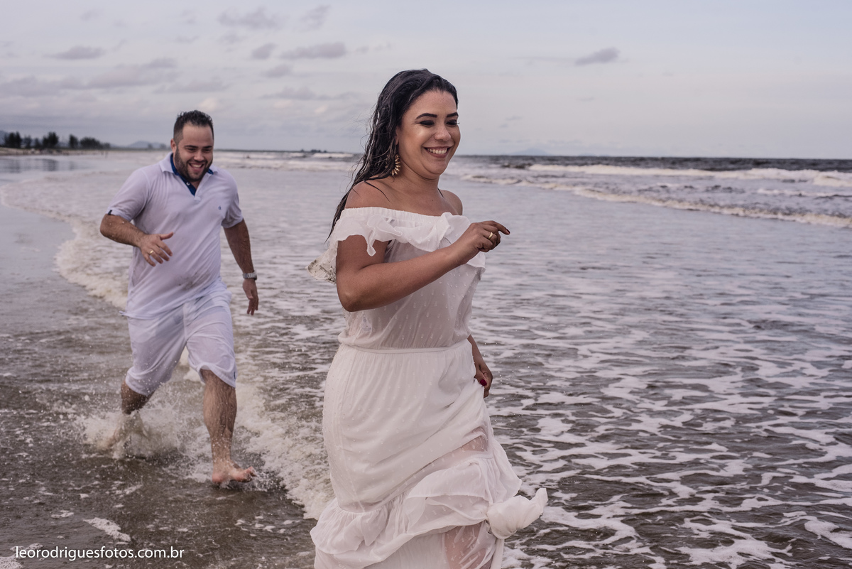 pré wedding, pré casamento, pré wedding com cachorro, pré wedding na praia, Registro - SP, Cajati - Sp,  Cananeia(Trincheiras) - Sp, fotos criativas de pré wedding, fotos criativas de pré wedding na praia, book com cachorro.