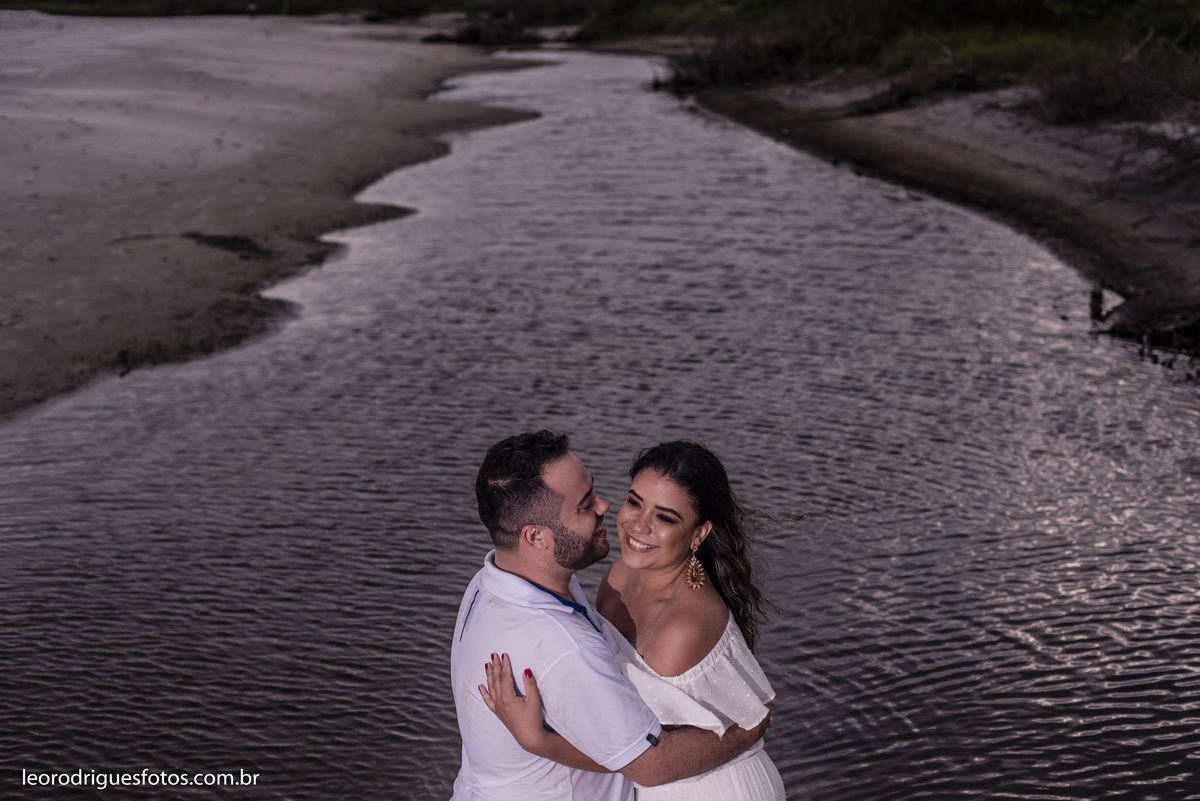 pré wedding, pré casamento, pré wedding com cachorro, pré wedding na praia, Registro - SP, Cajati - Sp,  Cananeia(Trincheiras) - Sp, fotos criativas de pré wedding, fotos criativas de pré wedding na praia, book com cachorro.