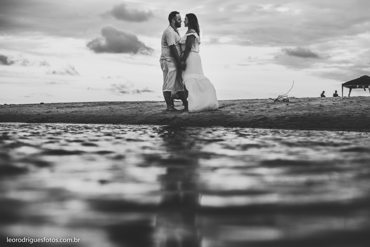 pré wedding, pré casamento, pré wedding com cachorro, pré wedding na praia, Registro - SP, Cajati - Sp,  Cananeia(Trincheiras) - Sp, fotos criativas de pré wedding, fotos criativas de pré wedding na praia, book com cachorro.