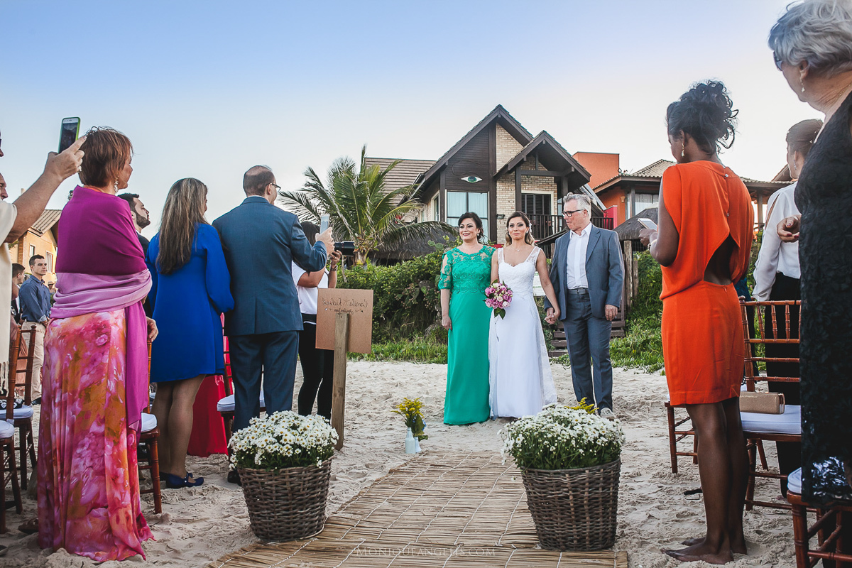 Monique Angelis - casamento na praia - entrada da noiva