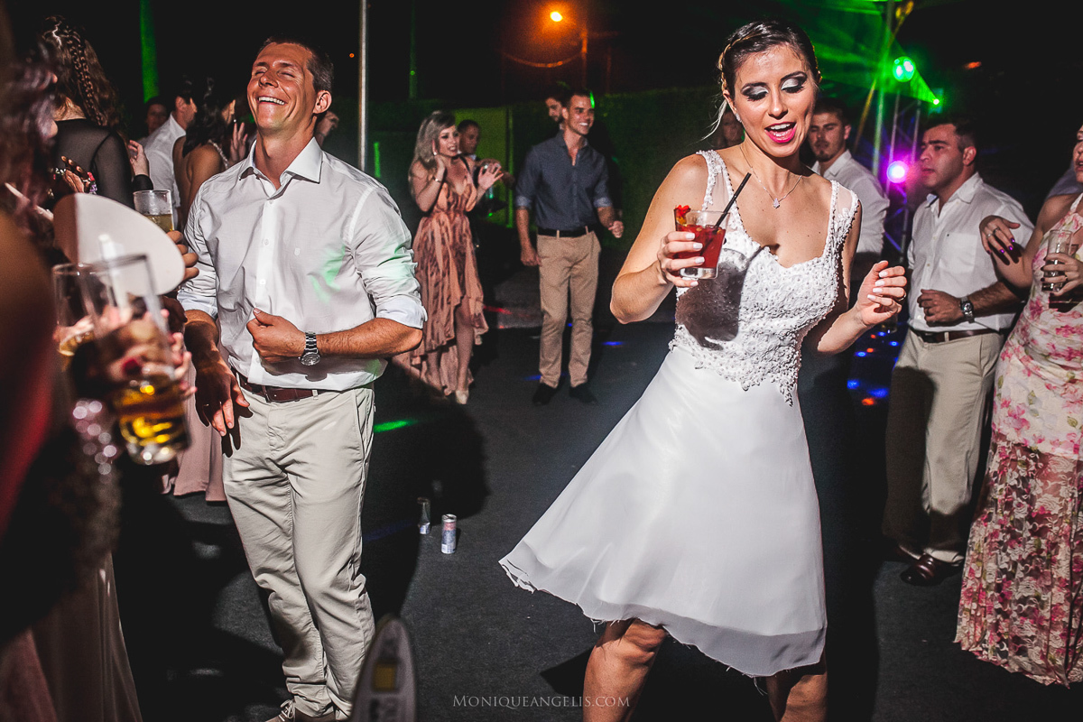 Monique Angelis - casamento na praia 