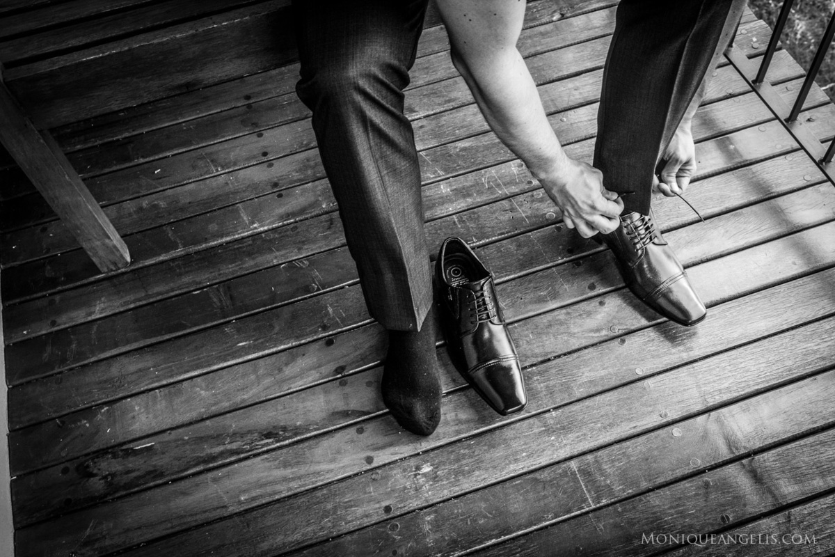 O noivo se arrumando