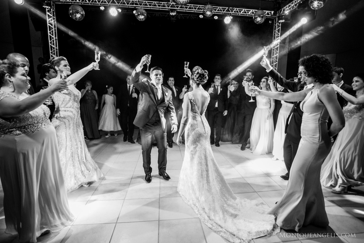 O brinde dos noivos e seus convidados