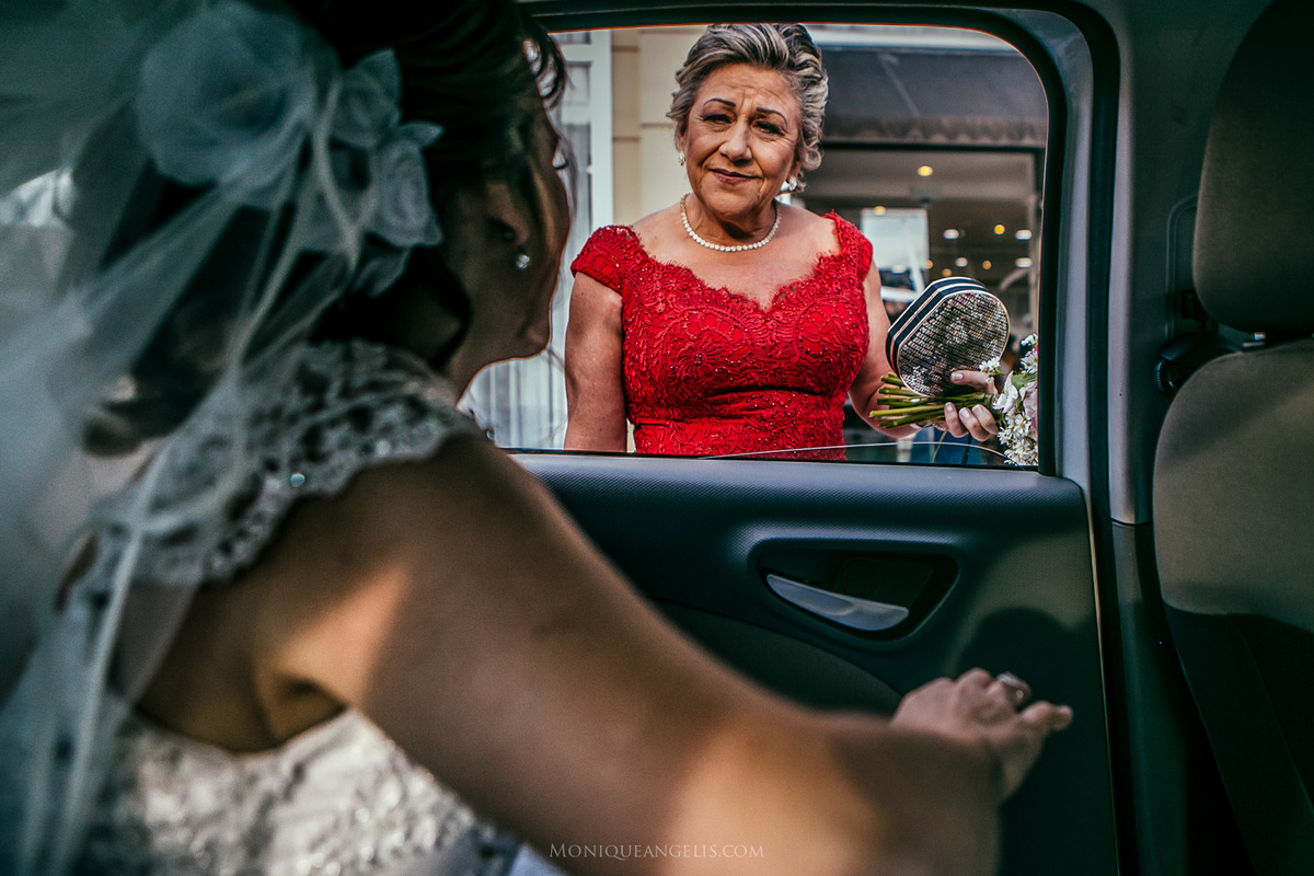 a mãe da noiva por Monique Angelis