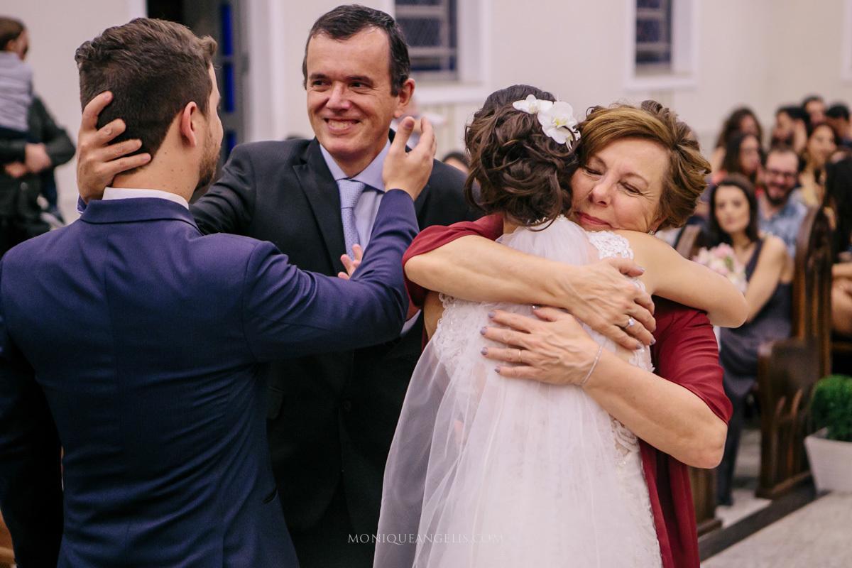 Os cumprimentos dos pais do noivo