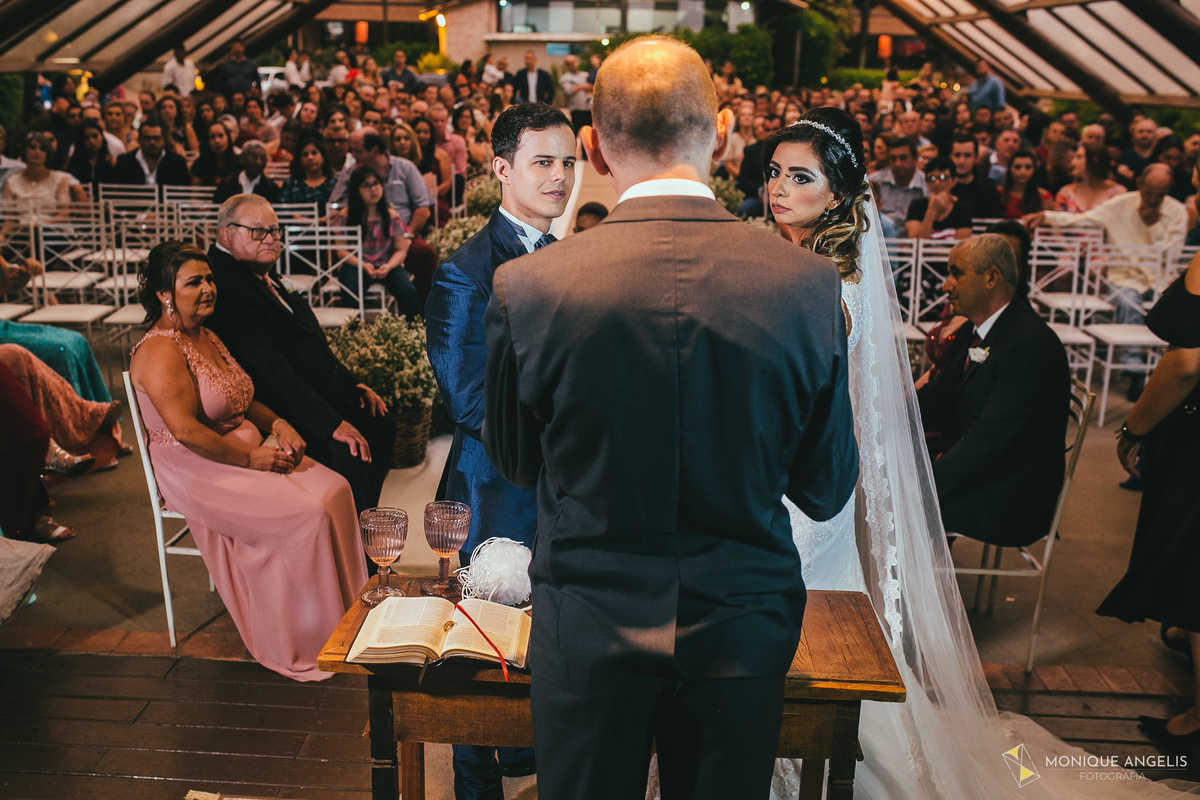 o voto do casal durante a cerimônia do casamento