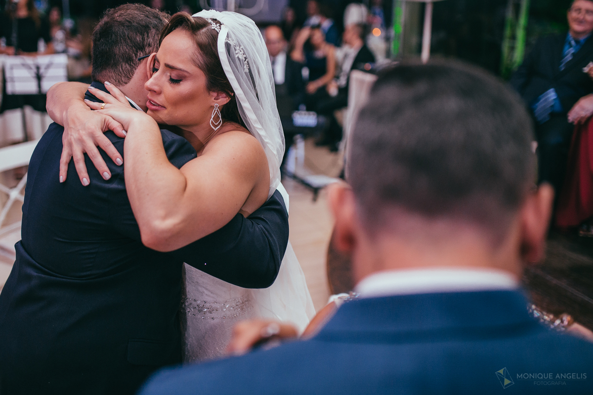 o abraço do pai da noiva