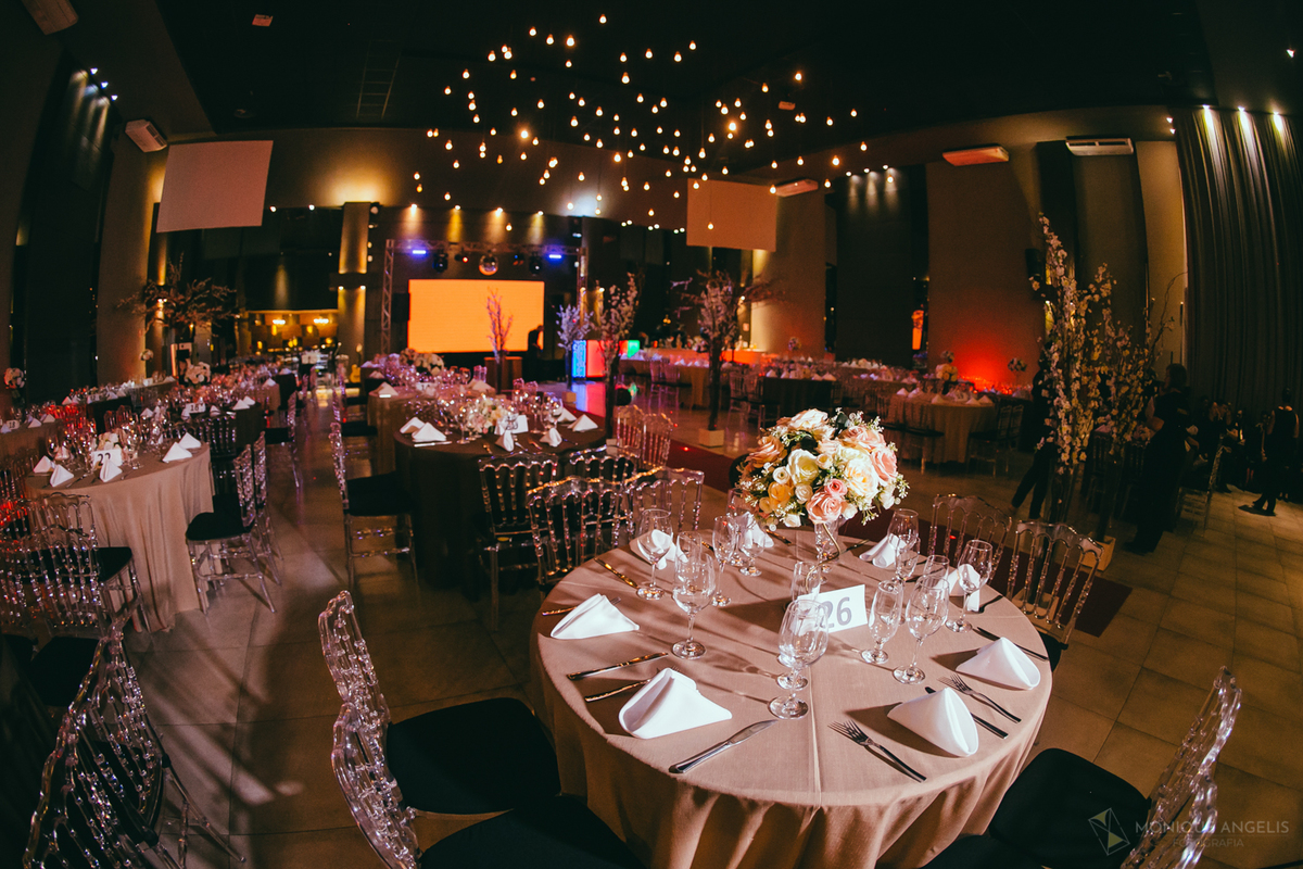 a decoração da recepção do casamento