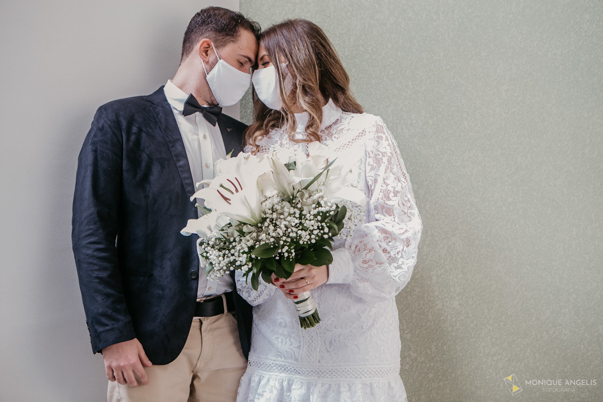 casal de noivos juntos antes da cerimônia civil de Casamento em Valinhos SP