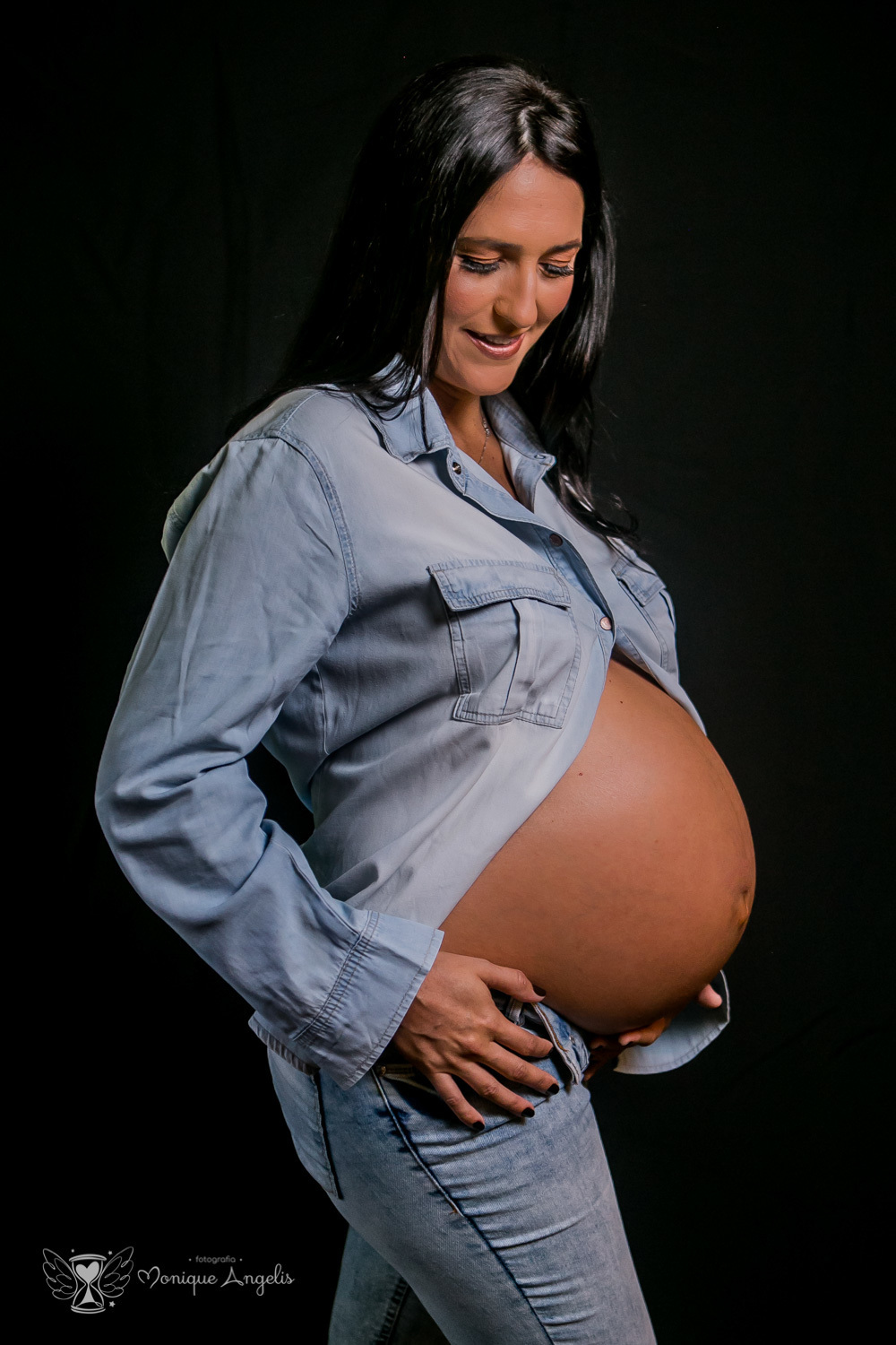 Ensaio gestante em Estudio Fotografico - Por Monique Angelis