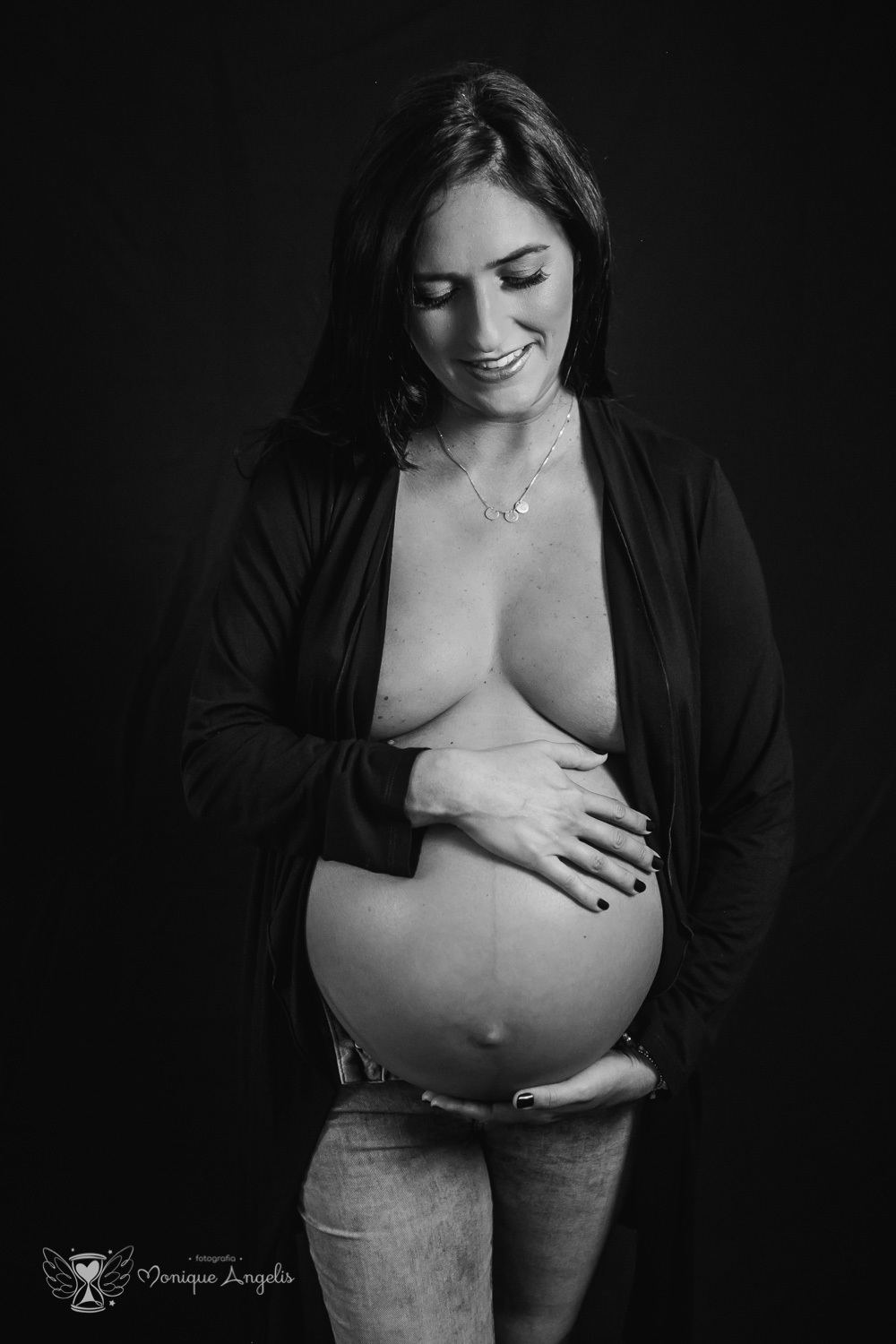 Ensaio gestante em Estudio Fotografico - Por Monique Angelis