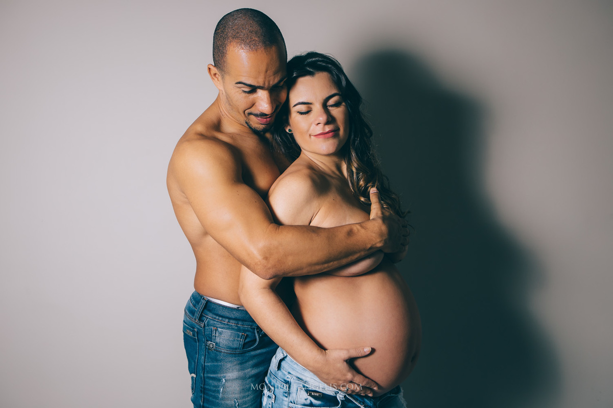 Ensaio fotografico gestante em casa por Monique Angelis