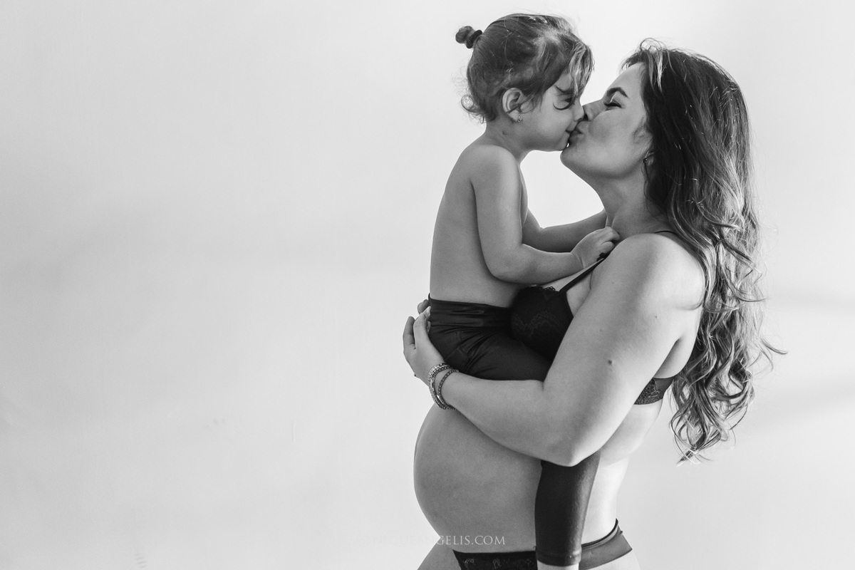 Ensaio fotografico gestante em casa por Monique Angelis