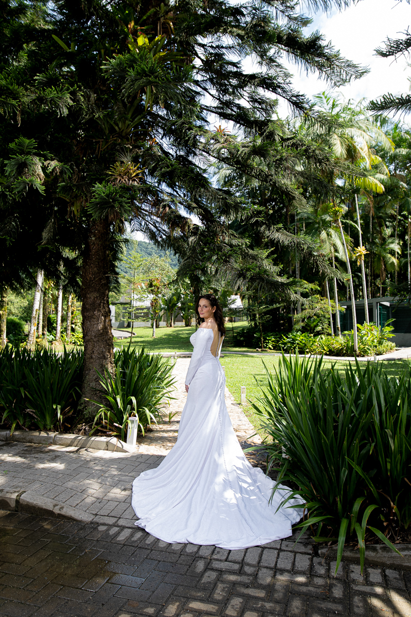Noiva no jardim