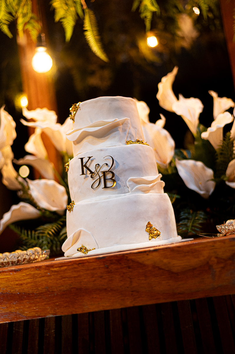 Bolo do casamento com ouro