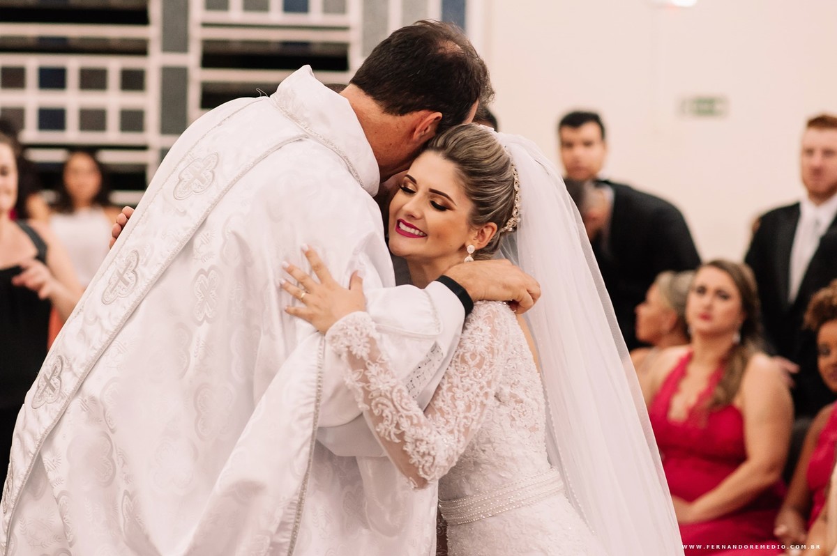 abraco padre casamento