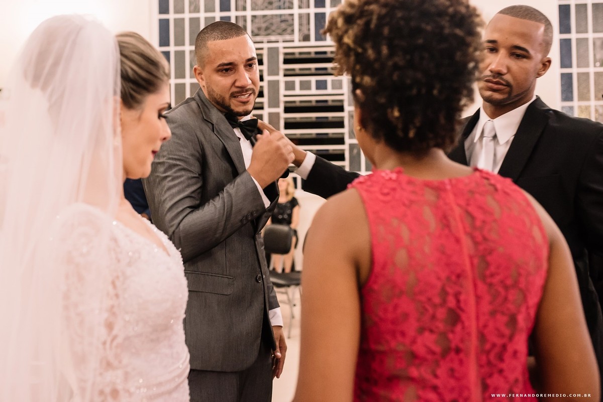 noivo emocionado casamento