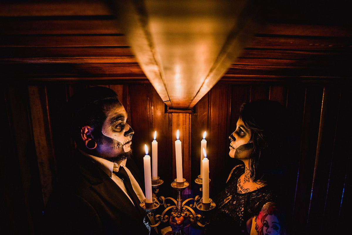 candelabro, velas, macabro, sinistro, hallowwen, ensaio casal