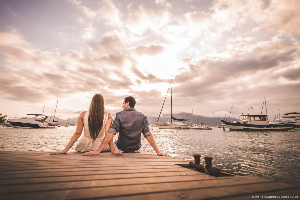 Fotos ensaio casal na praia Ilha Bela fotografo fernando remedio