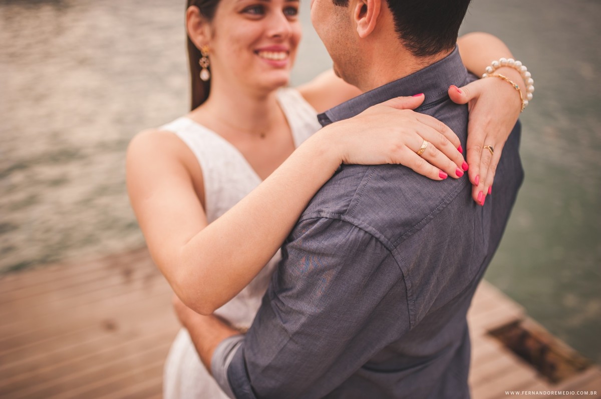 Fotos ensaio casal na praia Ilha Bela fotografo fernando remedio