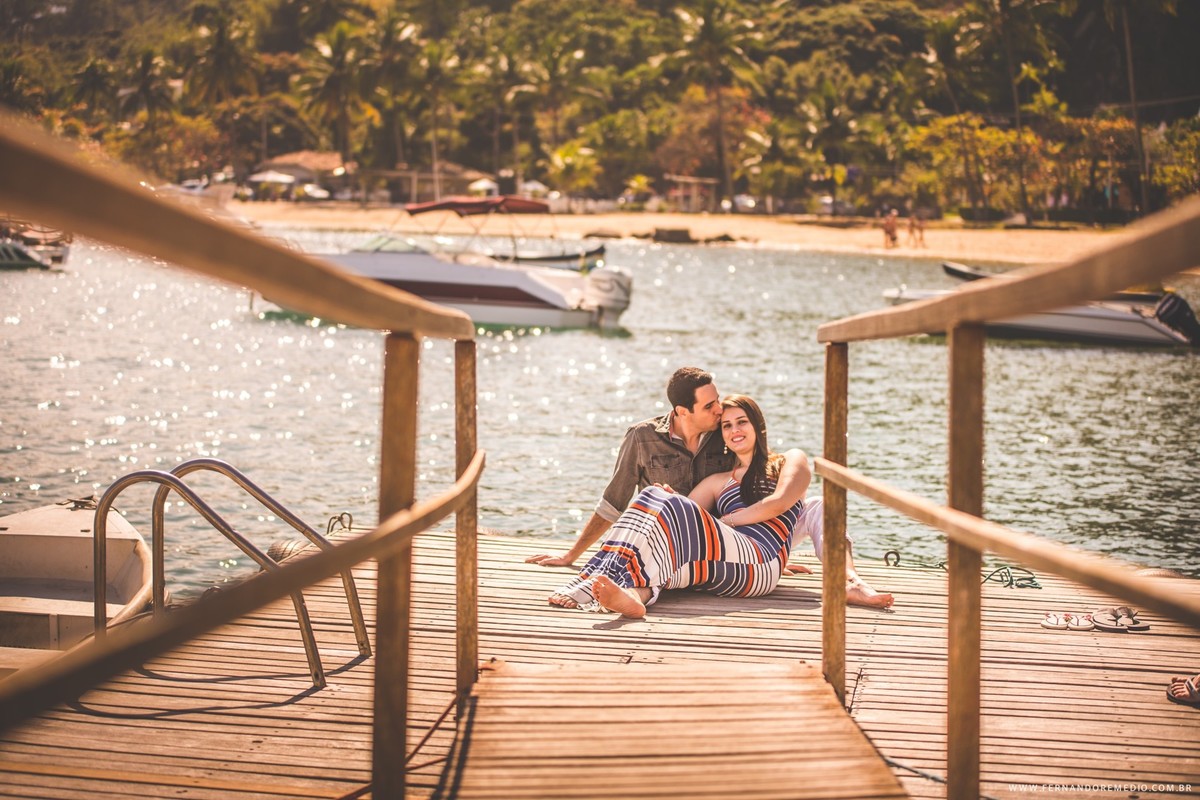 Fotos ensaio casal na praia Ilha Bela fotografo fernando remedio