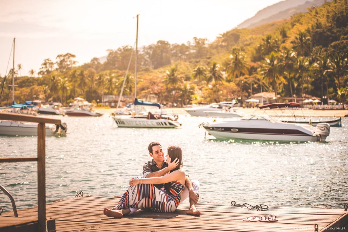 Fotos ensaio casal na praia Ilha Bela fotografo fernando remedio