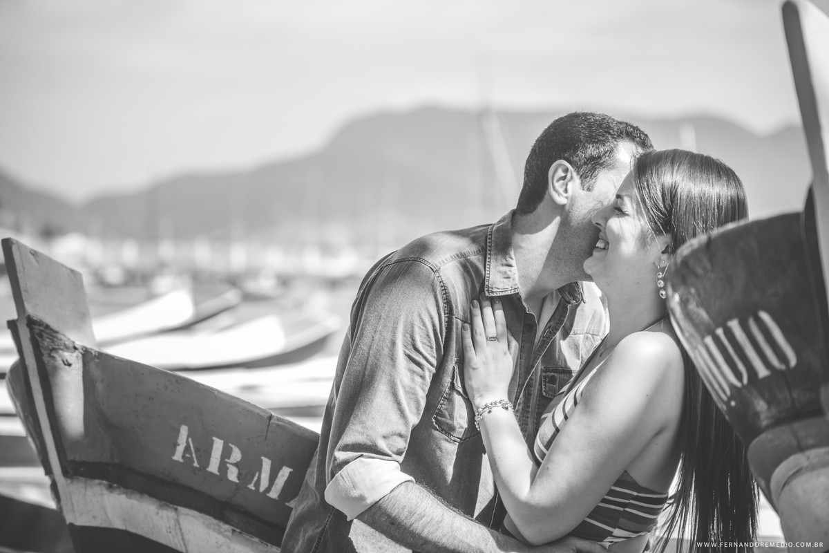 Fotos ensaio casal na praia Ilha Bela fotografo fernando remedio