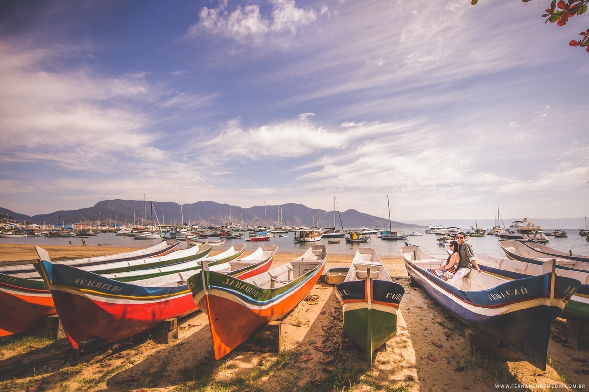 Fotos ensaio casal na praia Ilha Bela fotografo fernando remedio