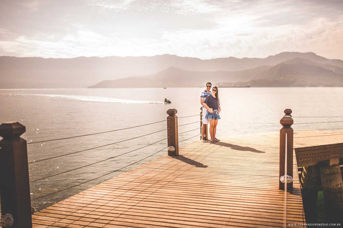 Fotos ensaio casal na praia Ilha Bela fotografo fernando remedio