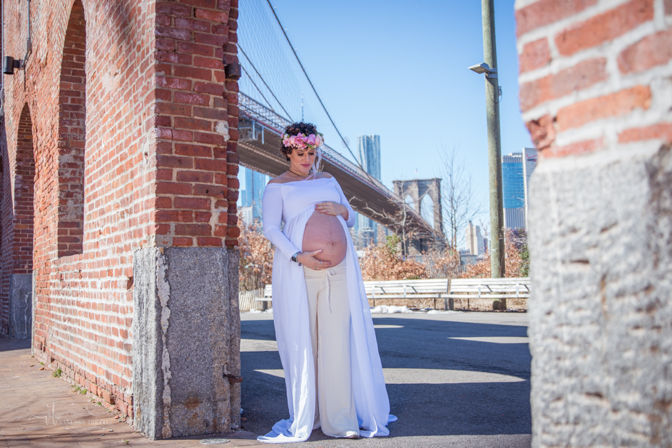 maternity photoshoot in new York nyc, Brooklyn Bridge dumbo