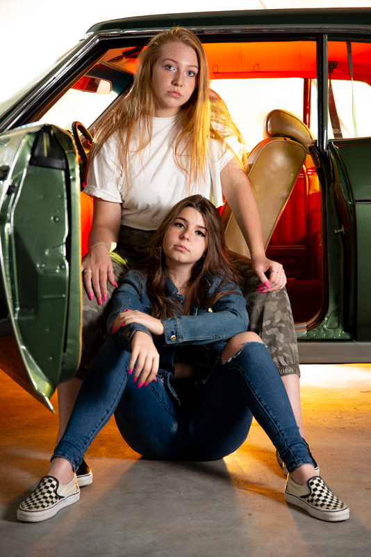 girls fashion old car photography