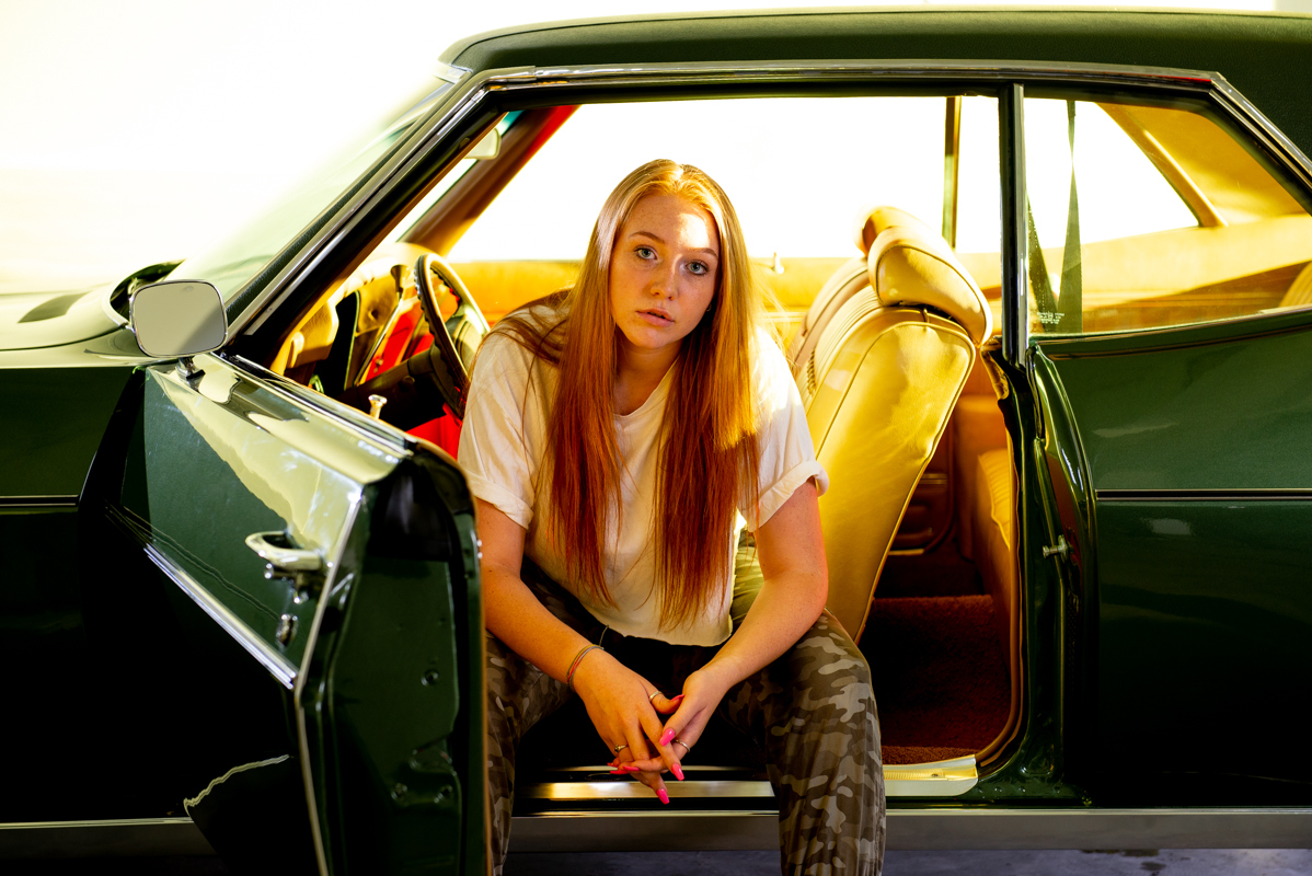 girl fashion old car photography