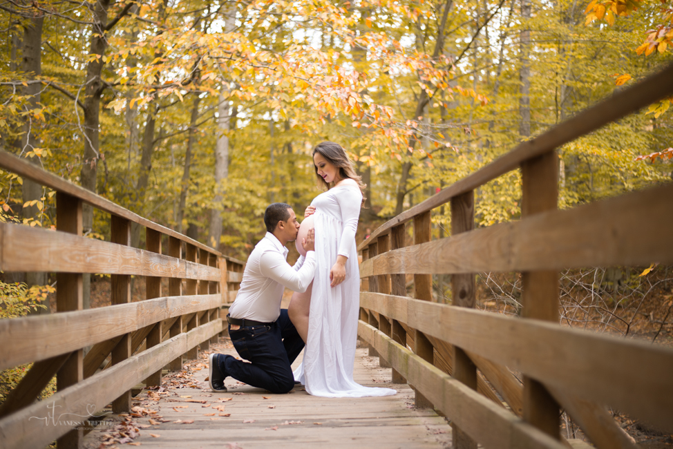 Maternity photoshoot in the water
Vanessa Trettel Photography
Fairfield, CT
white dress
